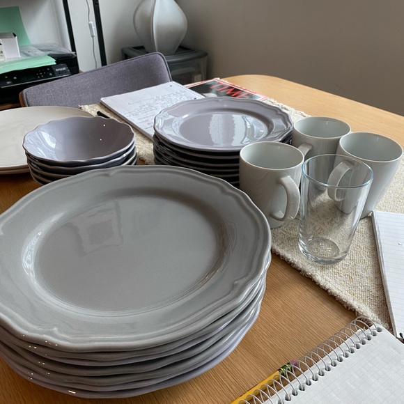 Plates Set and Free Present - Picture 3 of 9